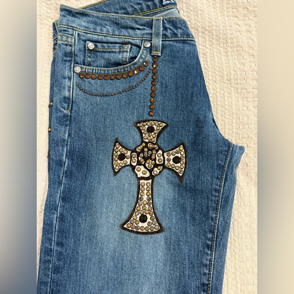 Kippys Women’s 27x31 Boot-Cut Jeans with Cross Detail & Swarovski Crystals - Picture 2 of 13